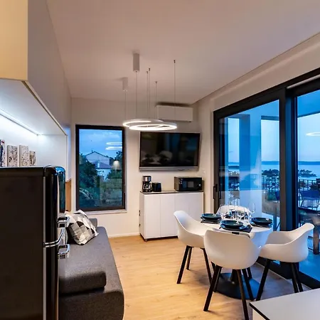 Panorama Dora With Jacuzzi Apartment Palit