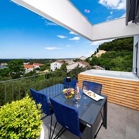 Panorama Dora With Jacuzzi Apartment *