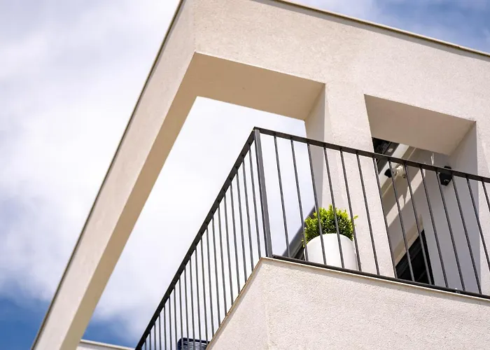 Panorama Dora With Jacuzzi Daire Palit